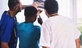 退休医生爆料视频完整版,真实版“医者仁心”背后的故事